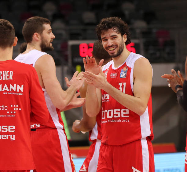 守动作的专 守动作的专